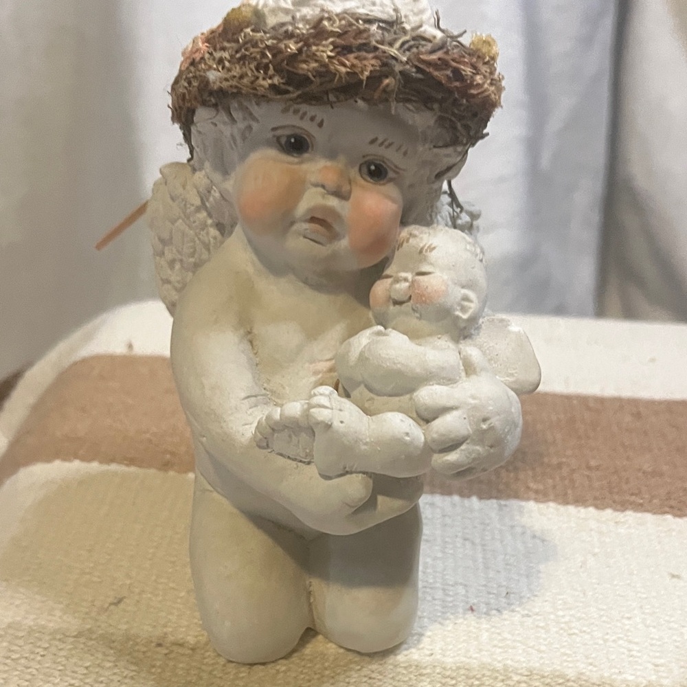 Charming Angelic Figurines with Baby - White and Brown - Picture 6 of 8